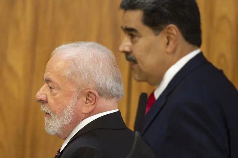 Lula tem o dever de condenar Nicolás Maduro, afirma Estadão
