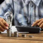 consumidor brasileiro vai pagar mais de uma conta de luz por ano