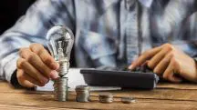 consumidor brasileiro vai pagar mais de uma conta de luz por ano