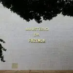 Instituição fiscal alerta para risco de colapso financeiro no Brasil