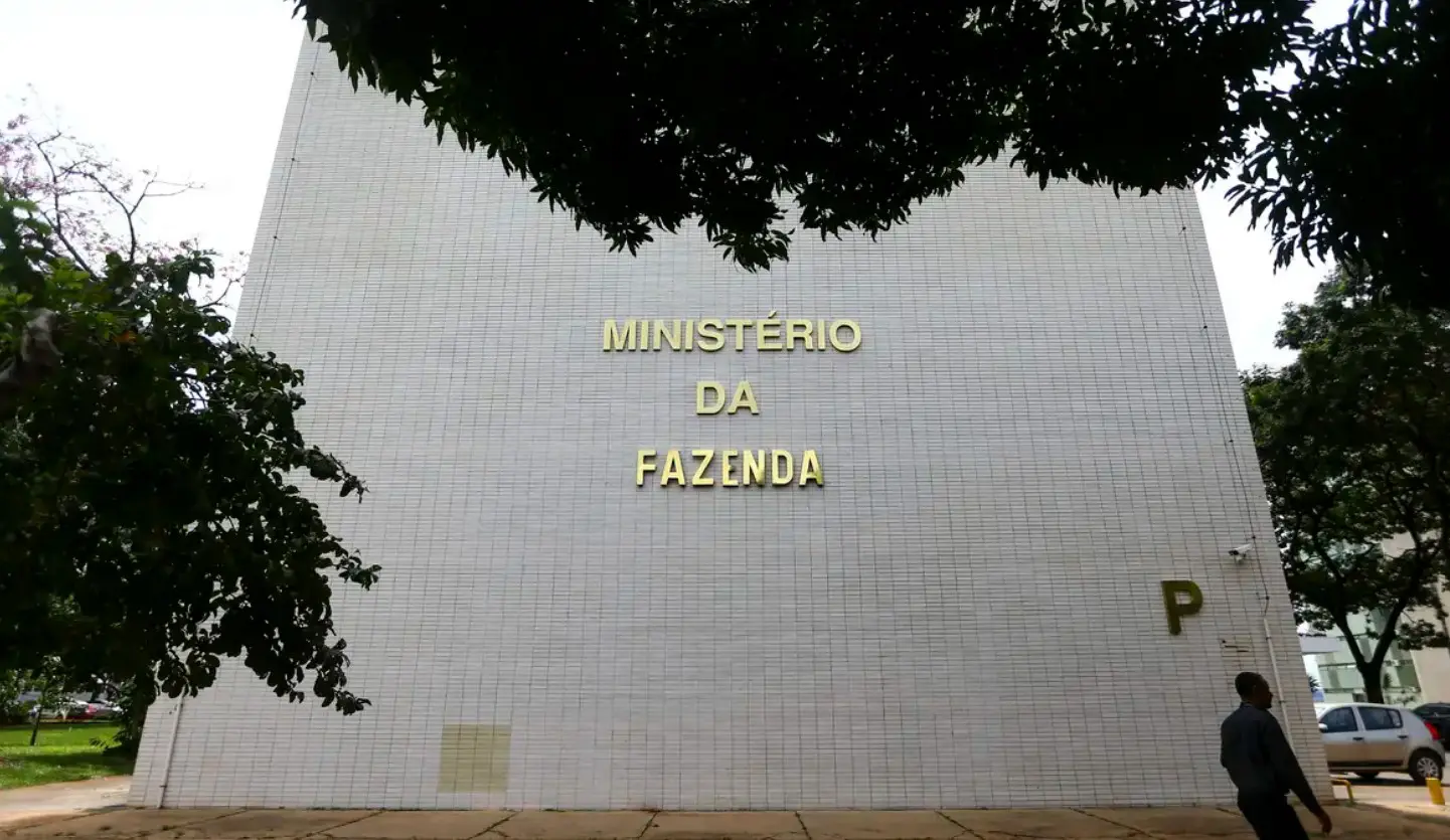 Instituição fiscal alerta para risco de colapso financeiro no Brasil