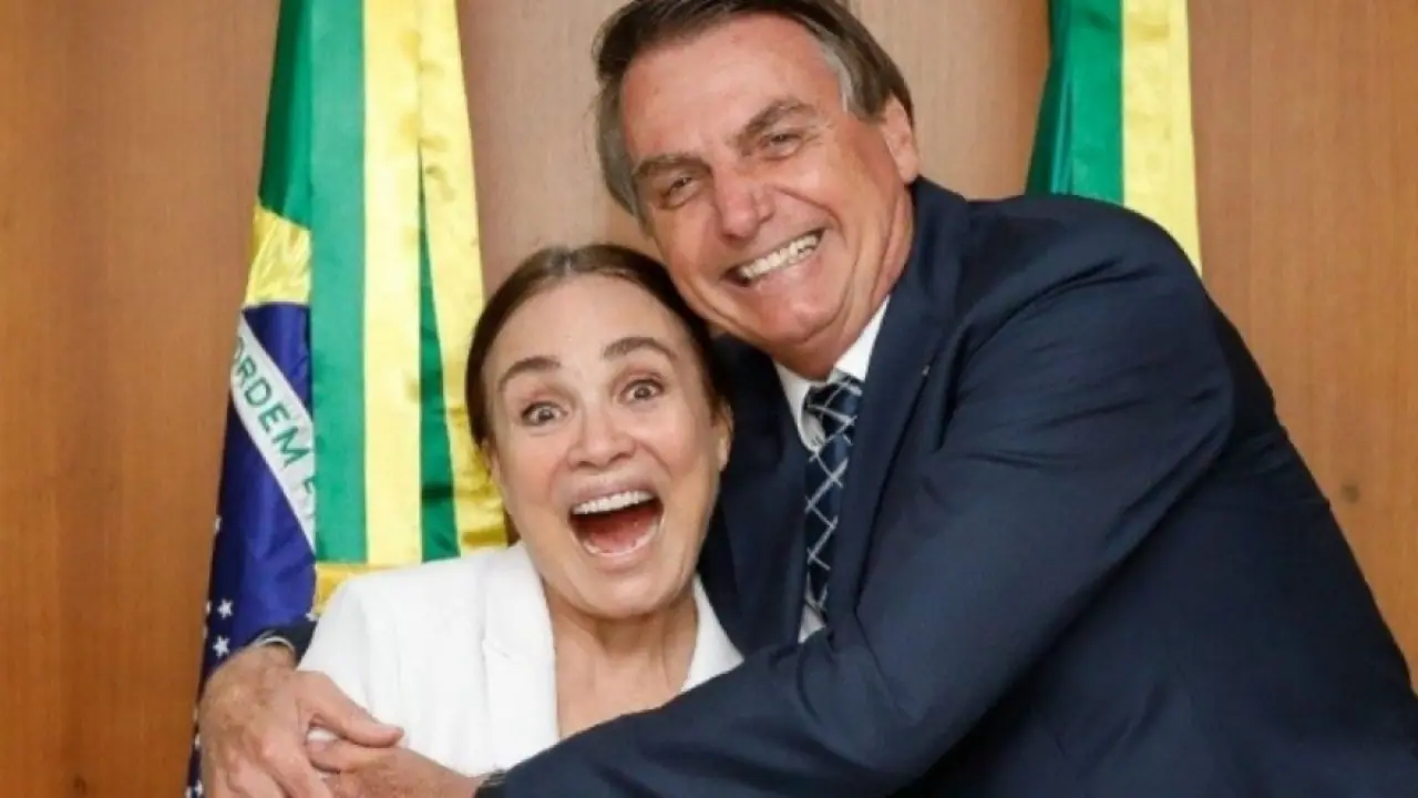 Foto de Regina Duarte e Jair Bolsonaro