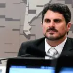 Marcos do Val é investigado por possível obstrução de Justiça, depois de divulgar fotos do delegado Fábio Schor, que conduz investigações contra o ex-presidente Jair Bolsonaro (PL-RJ) | Foto: Reprodução/Agência Senado