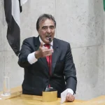 A condenação de Adilson Amadeu está relacionada a áudios enviados pelo político em um grupo de WhatsApp com amigos, em 2020 | Foto: Reprodução/Câmara Municipal de SP