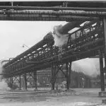 A fábrica associada ao Auschwitz 3 produzia combustíveis líquidos e borracha sintética | Foto: Reprodução/Canal History