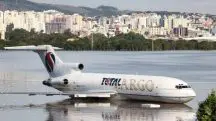 A Total não especificou quais foram os danos sofridos pela aeronave | Foto: Diego Vara/Reuters