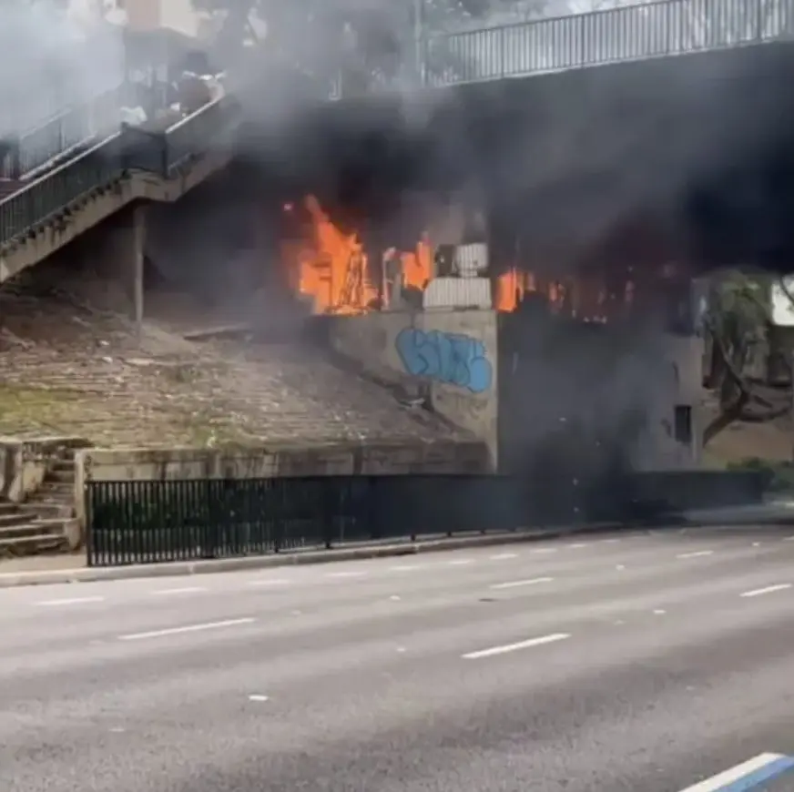 Incêndio atinge viaduto em São Paulo | Foto: Reprodução/Redes Sociais