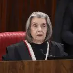 Cármen Lúcia em sessão no TSE