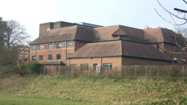 Casa Peter Scott, na Universidade de Birmingham, na Inglaterra | Foto: Wikimedia Commons