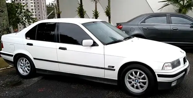 BMW 328i Branca
