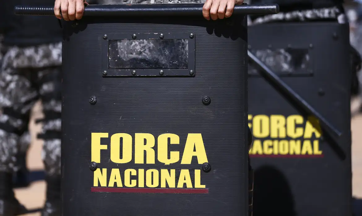 O oficial da Força Nacional sofreu ferimentos leves | Foto: Reprodução/Agência Brasil