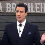 Apresentador do programa Faroeste à Brasileira, da Revista Oeste, Tiago Pavinatto quer o impedimento da magistrada Admara Falante Schneider | Foto: Reprodução/YouTube