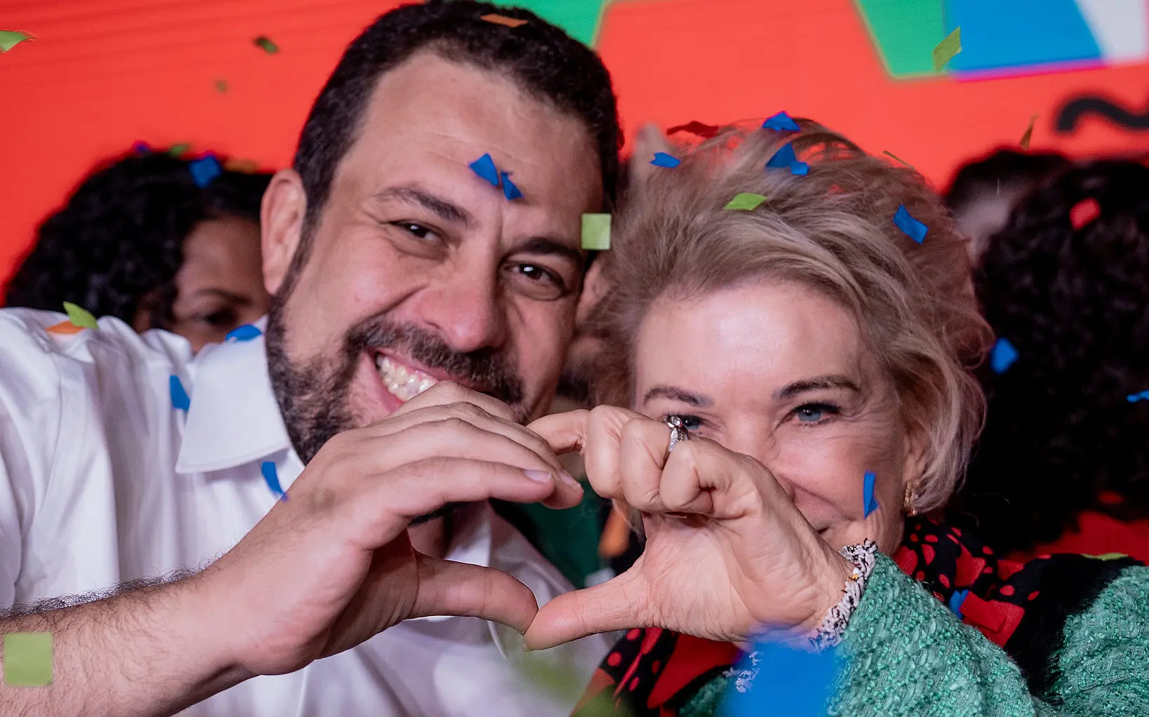 Guilherme Boulos e Marta Suplicy durante convenção eleitoral; boulos