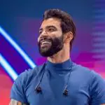 Gusttavo Lima veste camiseta azul