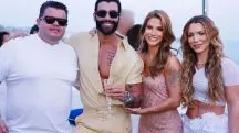 Gusttavo Lima e mulher, ao lado de casal foragido da Justiça brasileira