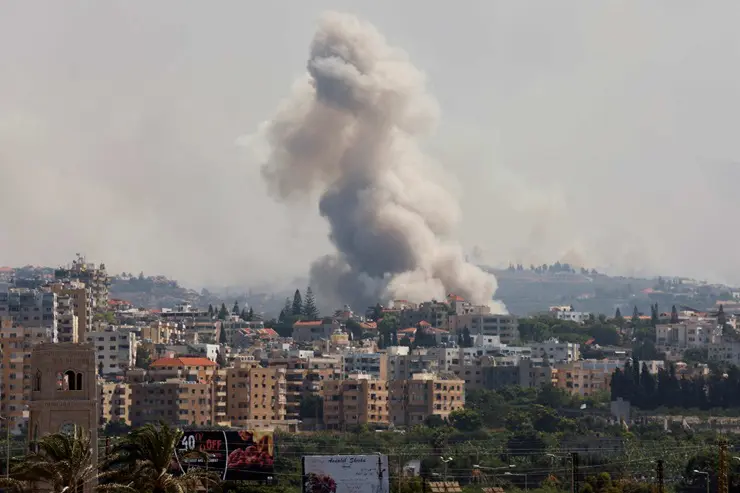 Israel aumenta ofensiva contra Hamas e Hezbollah | Foto: Aziz Taher/Reuters
