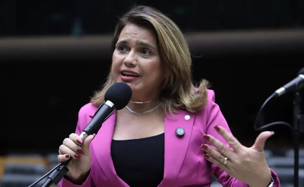 deputada Helena Lima