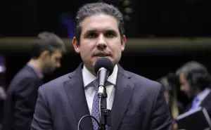 Deputado Hugo Motta cantor fab