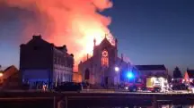 Igreja em chamas na França