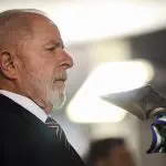 Lula durante cerimônia