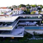 A mansão de quase R$ 200 milhões em Portugal