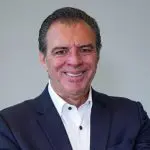 Quadrado foi diretor de mercado de capitais no Bradesco, onde coordenou a primeira empresa brasileira a ter suas ações listadas na Bolsa de Nova York | Foto: Reprodução/LinkedIn
