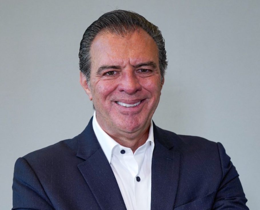 Quadrado foi diretor de mercado de capitais no Bradesco, onde coordenou a primeira empresa brasileira a ter suas ações listadas na Bolsa de Nova York | Foto: Reprodução/LinkedIn