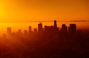 Em cidades do Centro-Oeste, por exemplo, as temperaturas ultrapassam a 40°C | Foto: Reprodução/Rawpixel