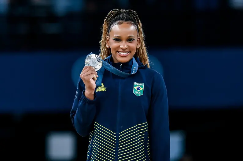Rebeca Andrade também conquistou medalha de prata em Paris | Foto: Wander Roberto/COB