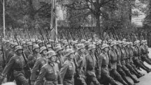 Tropas alemãs desfilando por Varsóvia, Polônia 9/1939 | Foto: Reprodução/Wikimedia Commons