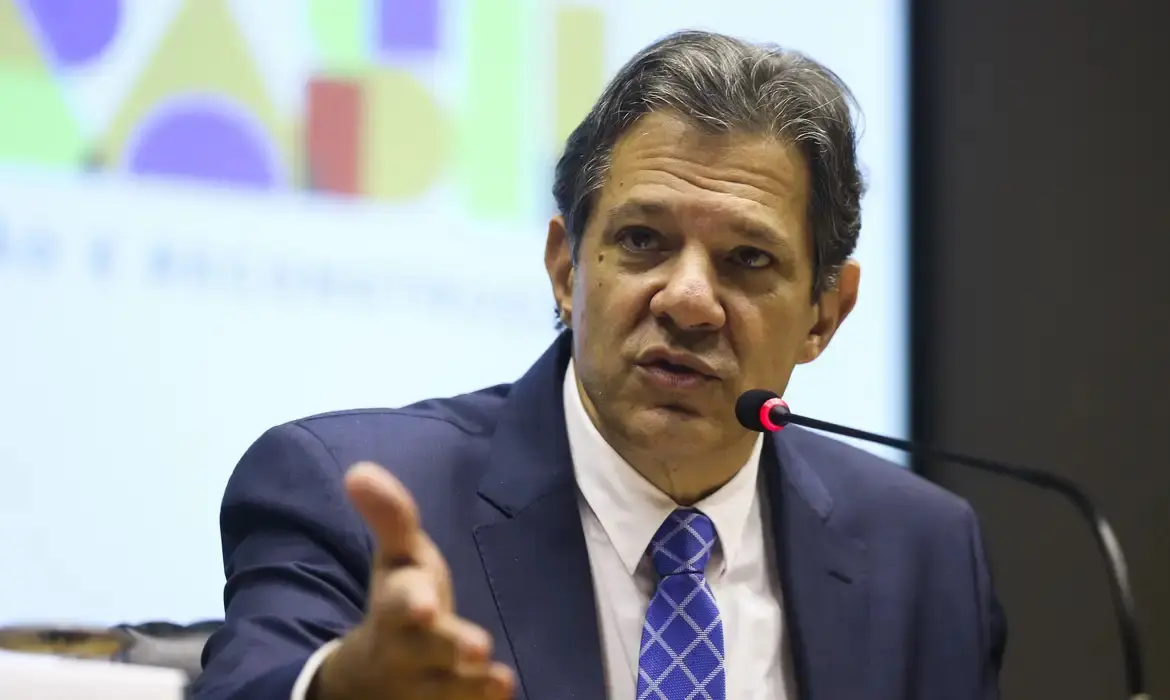 Fernando Haddad discursa