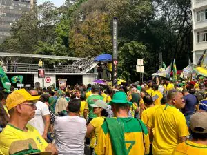 Manifestantes na Avenida Paulista