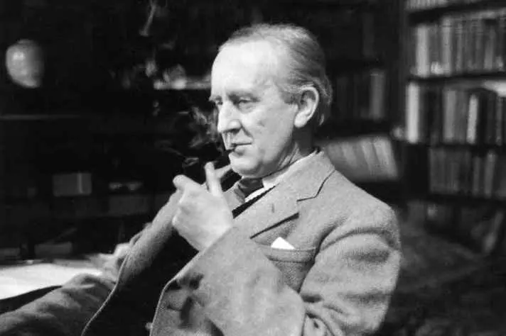 John Ronald Reuel Tolkien, ou J.R.R Tolkien: mais de 40 livros publicados | Foto: Reprodução/Redes sociais