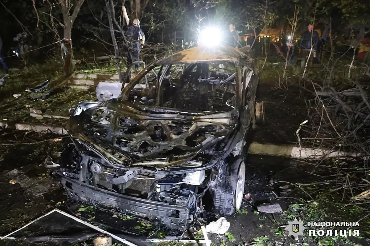 Bombardeio russo ocorrido no último sábado, 21, provocou destruição na cidade de Kharkiv, na Ucrânia | Foto: Divulgação/Polícia Nacional da Ucrânia