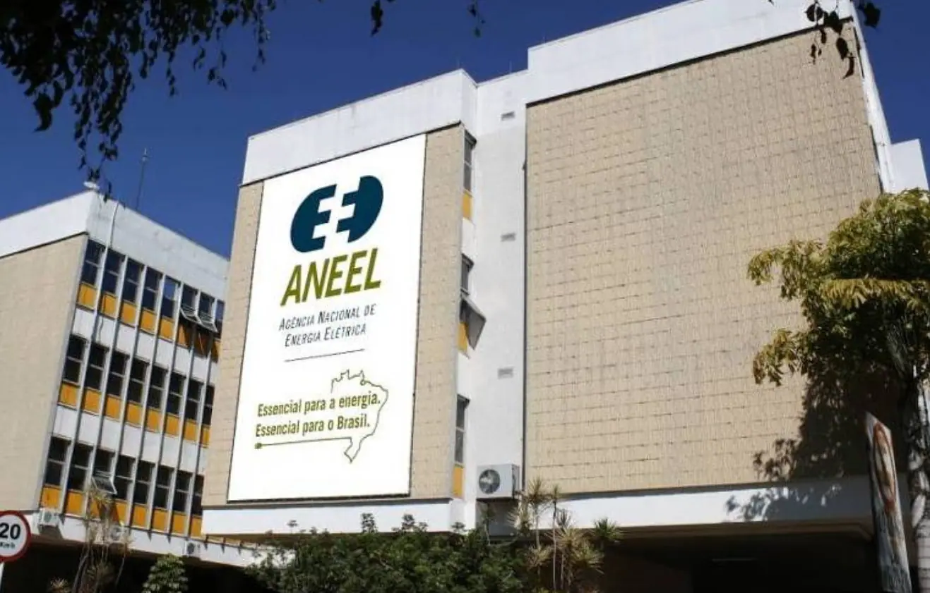 Aneel aprova consulta pública sobre transferência de controle da Amazonas Energia
