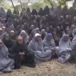 Grupo de mulheres sequestradas pelos terroristas do Boko Haram: 80 mulheres seguem desaparecidas | Foto: Reprodução/YouTube