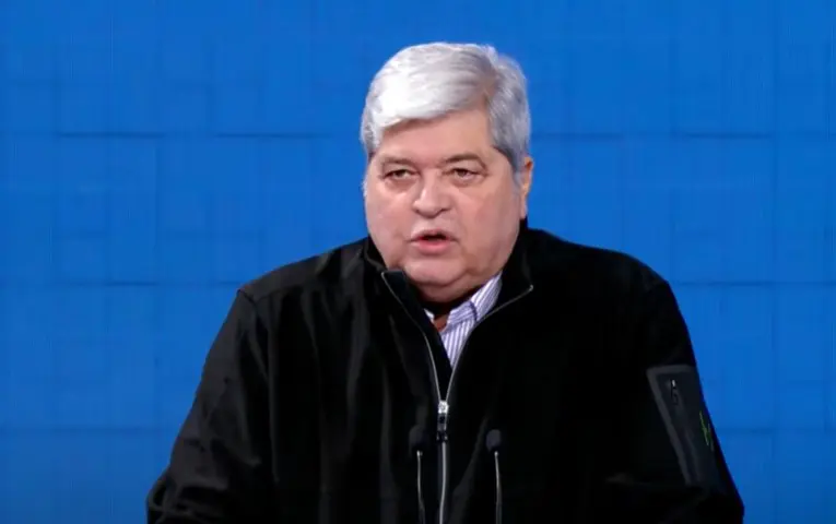 José Luiz Datena, candidato do PSDB à Prefeitura de São Paulo, durante debate no SBT — Osasco (SP), 20/9/2024 | Foto: Reprodução/YouTube/@SBTNews