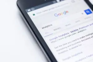 Google e Apple foram multadas pela UE