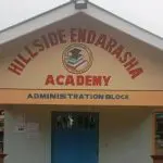 Fachada da escola incendiada em Nyeri, Quênia | Foto: Reprodução/Redes sociais