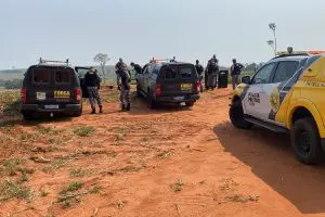 O líder dos indígenas prometeu devolver a arma depois de negociações com equipes da Polícia Militar do Paraná | Foto: Divulgação/PMPR