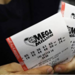 Com prêmios acumulados que podem ultrapassar R$4 bilhões, a Mega Millions oferece aos jogadores do mundo inteiro, inclusive brasileiros, a chance de mudar de vida e se tornar bilionário.