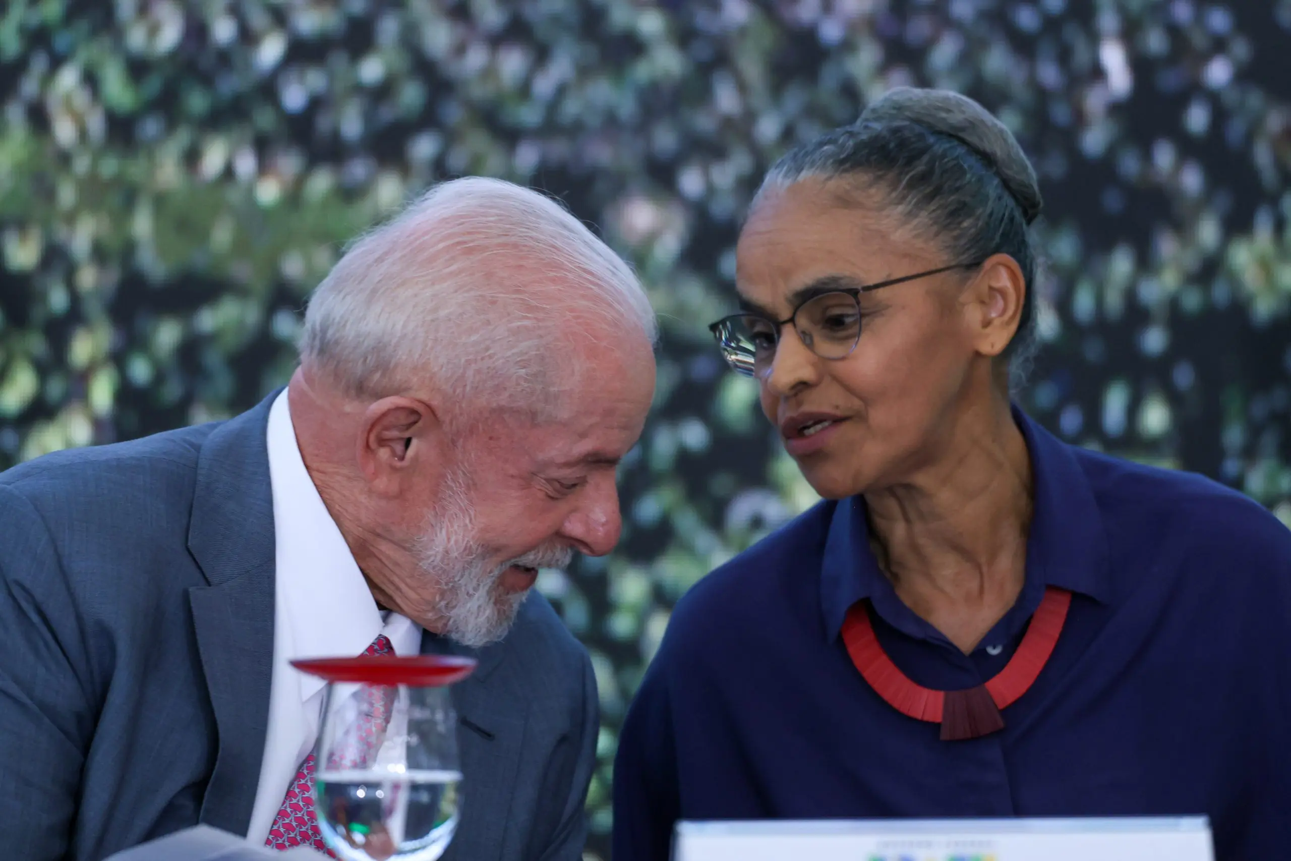 Catástrofe confirma a negligência do presidente Lula, avalia Estadão