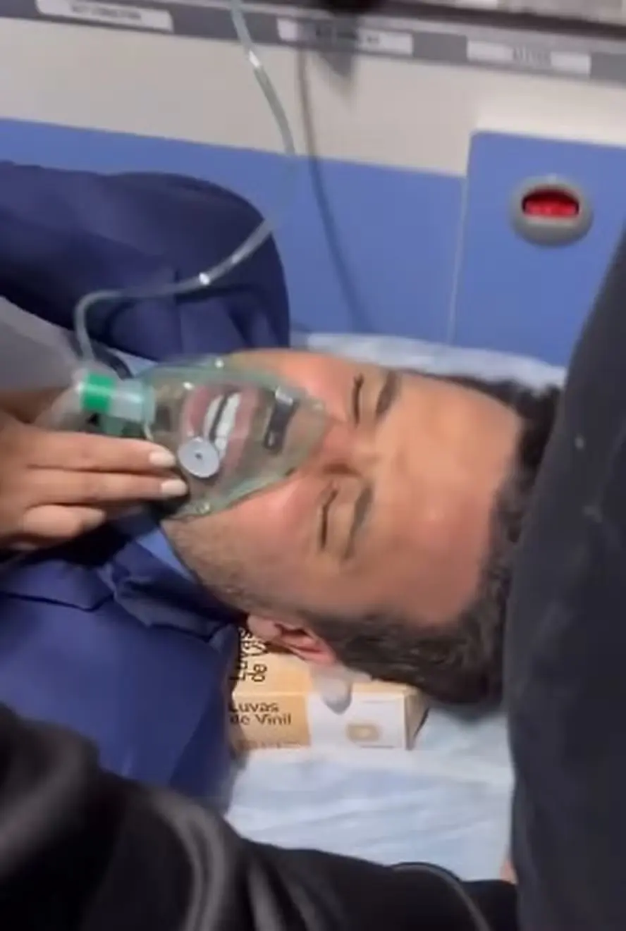 Atendimento a Marçal em ambulância que o levou ao Hospital Sírio-Libanês: imagem viralizou nas redes sociais | Foto: Reprodução redes sociais
