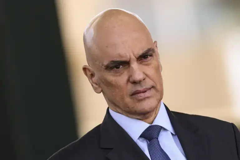 O ministro Alexandre de Moraes, do STF, durante a solenidade comemorativa ao Dia do Soldado, no Quartel-General do Exército, em Brasília — 22/8/2024
