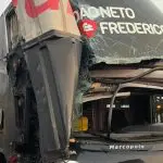 Imagens publicadas nas redes sociais mostram o estado do veículo depois do acidente | Foto: Reprodução/Redes sociais