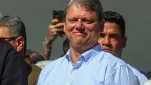 O governador de São Paulo, Tarcísio de Freitas (Republicanos), anunciou que bens e valores apreendidos do crime organizado serão usados em investimento nas polícias | Foto: Yuri Murakami/Estadão Conteúdo