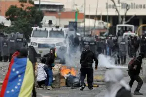 Cerca de 2,4 mil pessoas foram presas em protestos na Venezuela | Foto: Manaure Quintero/Reuters