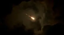 Um foguete é visto em meio às hostilidades transfronteiriças entre o Hezbollah e Israel, visto de Tel Aviv , Israel - 1º/10/2024 | Foto: Ammar Awad/Reuters