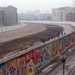 Imagem do Muro de Berlim, em 1986 | Foto: Thierry Noir/Wikimedia Commons