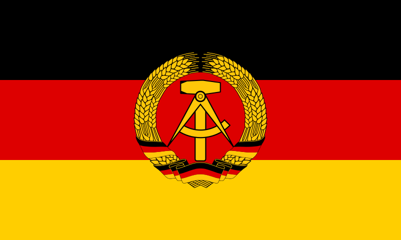 A bandeira da Alemanha Oriental | Foto: Reprodução/Wikimedia Commons